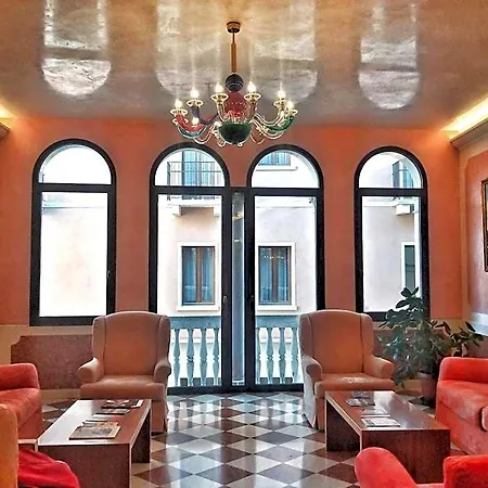 Nazionale 3* البندقية