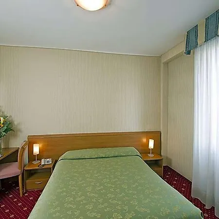 فندق Nazionale 3*